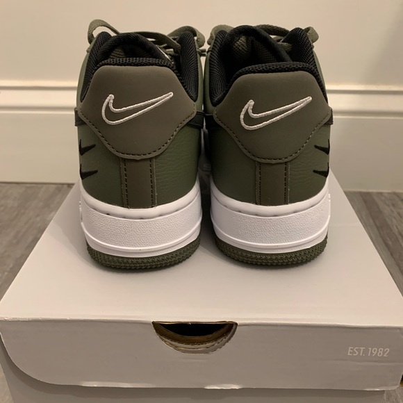 Air Force 1 ‘07 twilight marsh/blk-white Womens 7.5 - Picture 6 of 7